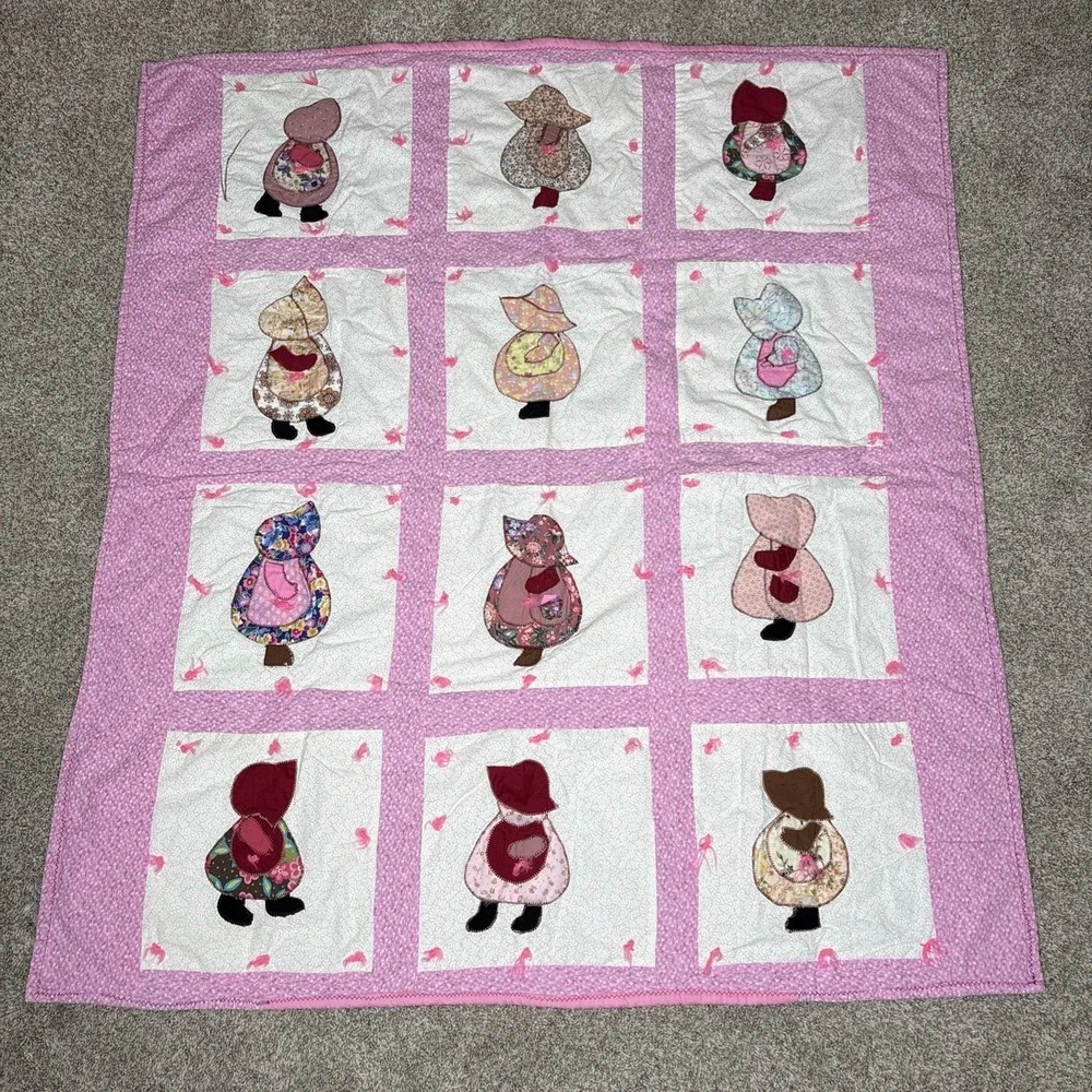 Vtg Handmade Sunbonnet Sue Appliqué Baby Quilt Pink Patchwork 12 Block 44x39